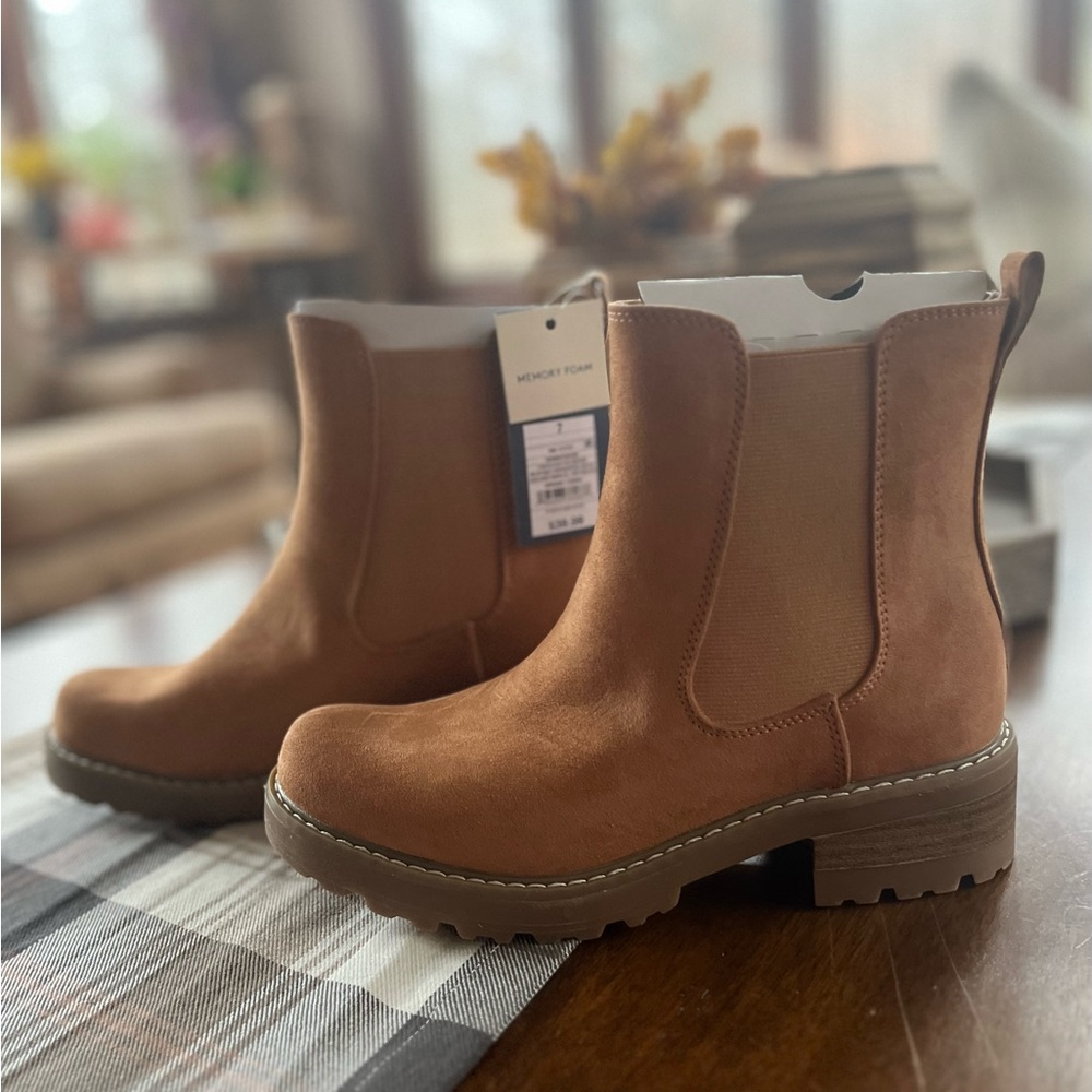 Celina Chelsea Boot